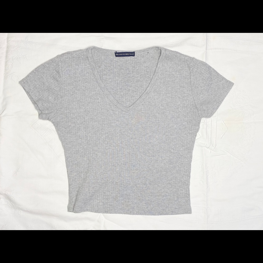 Bendy melville Ashlyn top in Grey!